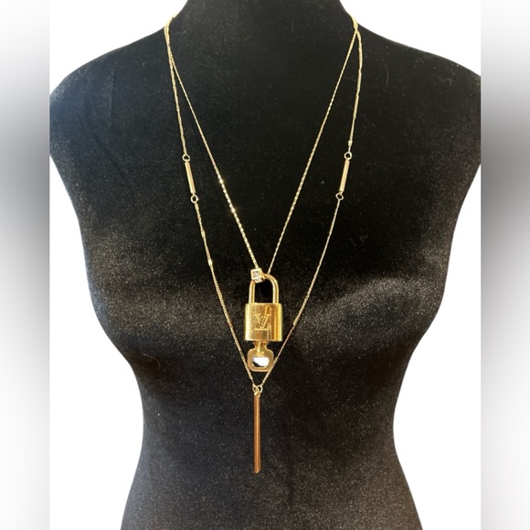 Louis Vuitton #318 Lock & Key on NWT Sonoma Layered Necklace Goldplated - Picture 3 of 12